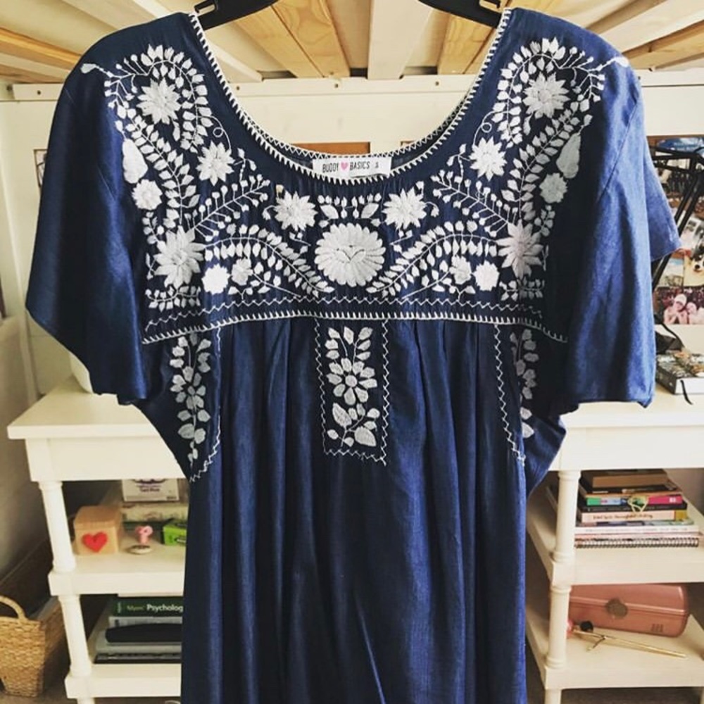 buddy basics short sleeve embroidered blouse